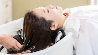 ヘアライン植毛後の洗髪はいつから?翌日シャンプーのコツとNG行動